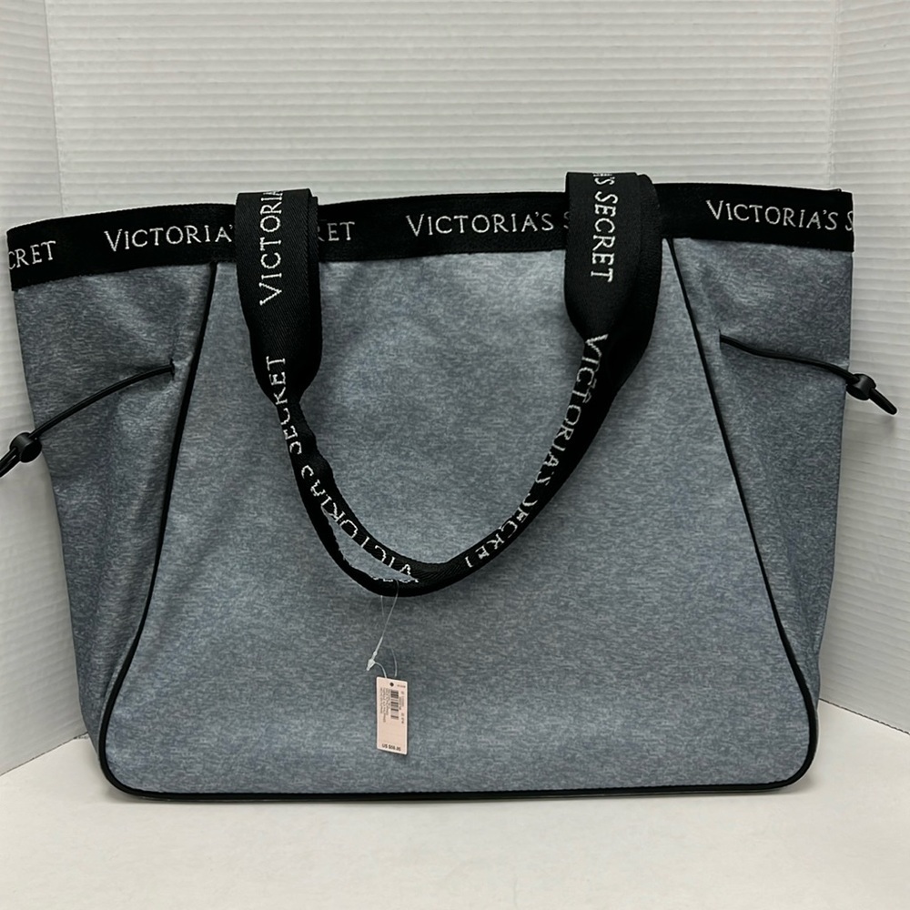 NWT Victoria’s Secret Everyday Logo Sport Zip Top Tote